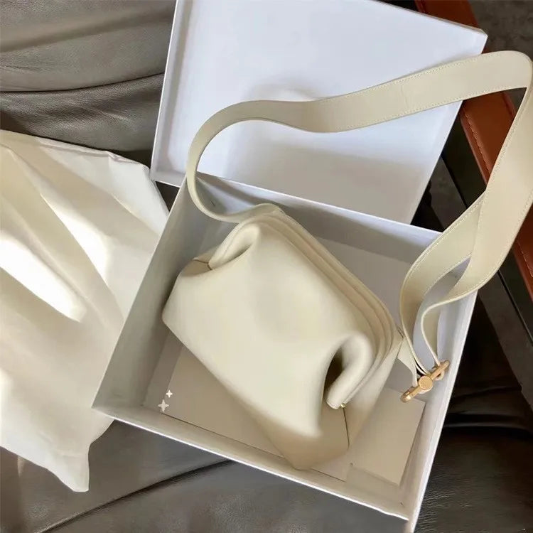 Leather shoulder bag