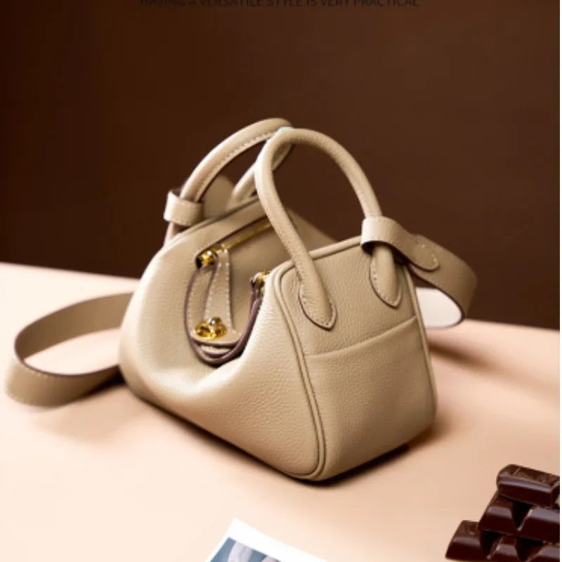 Leather saddle shoulder bag